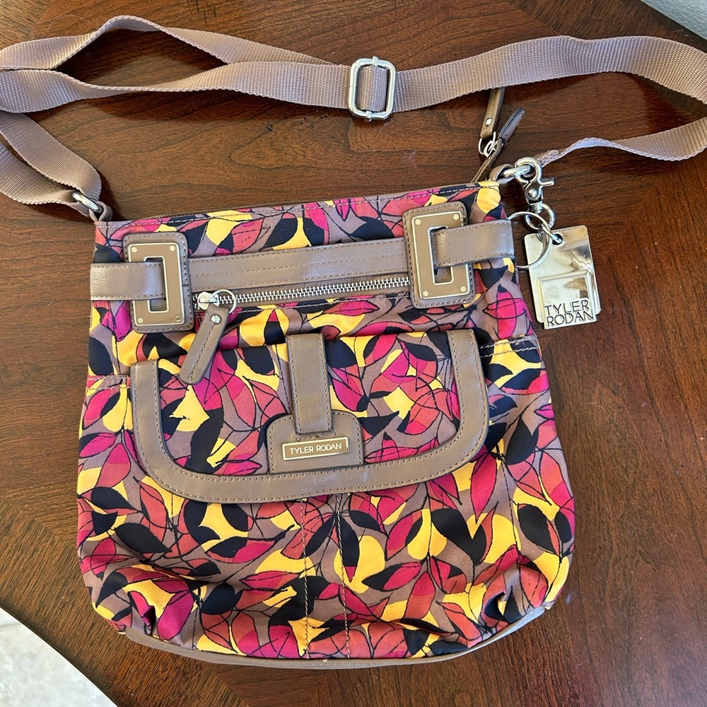 NWOT Tyler Rodan crossbody bag with multiple zipper pockets